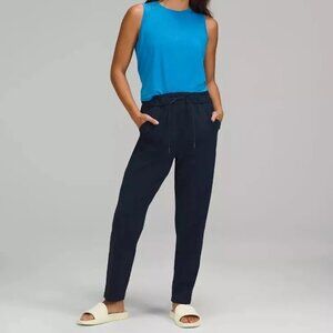 Lululemon Size 8 Stretch High Rise 7/8 Length Pant 25" True Navy
